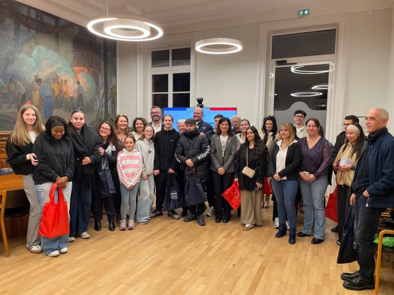 REMISE DES CARTES D&rsquo;ÉLECTEURS AUX JEUNES APPELOUS(ES)